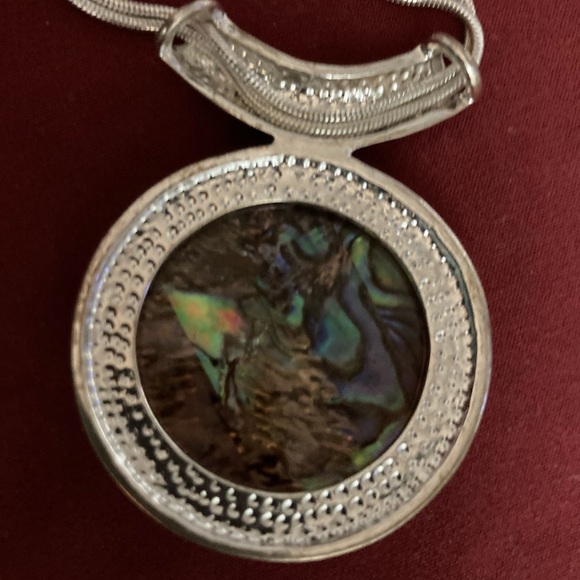 Silver Tone Chain Shell Pendant Iridescent  Double Chain Oyster Glow - Picture 4 of 6